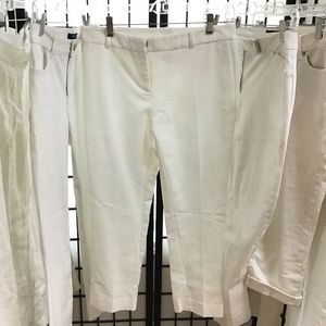Anne Klein Cropped Pants. Size 4